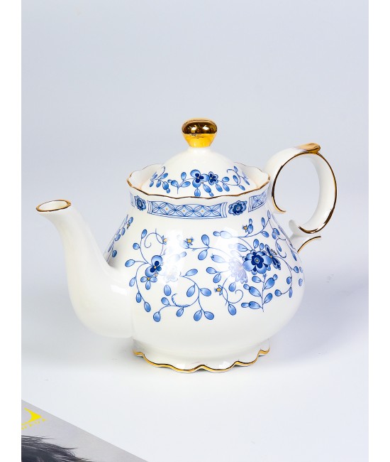 Fine Porcelain Blue Rose Tea Pot With Gift Box